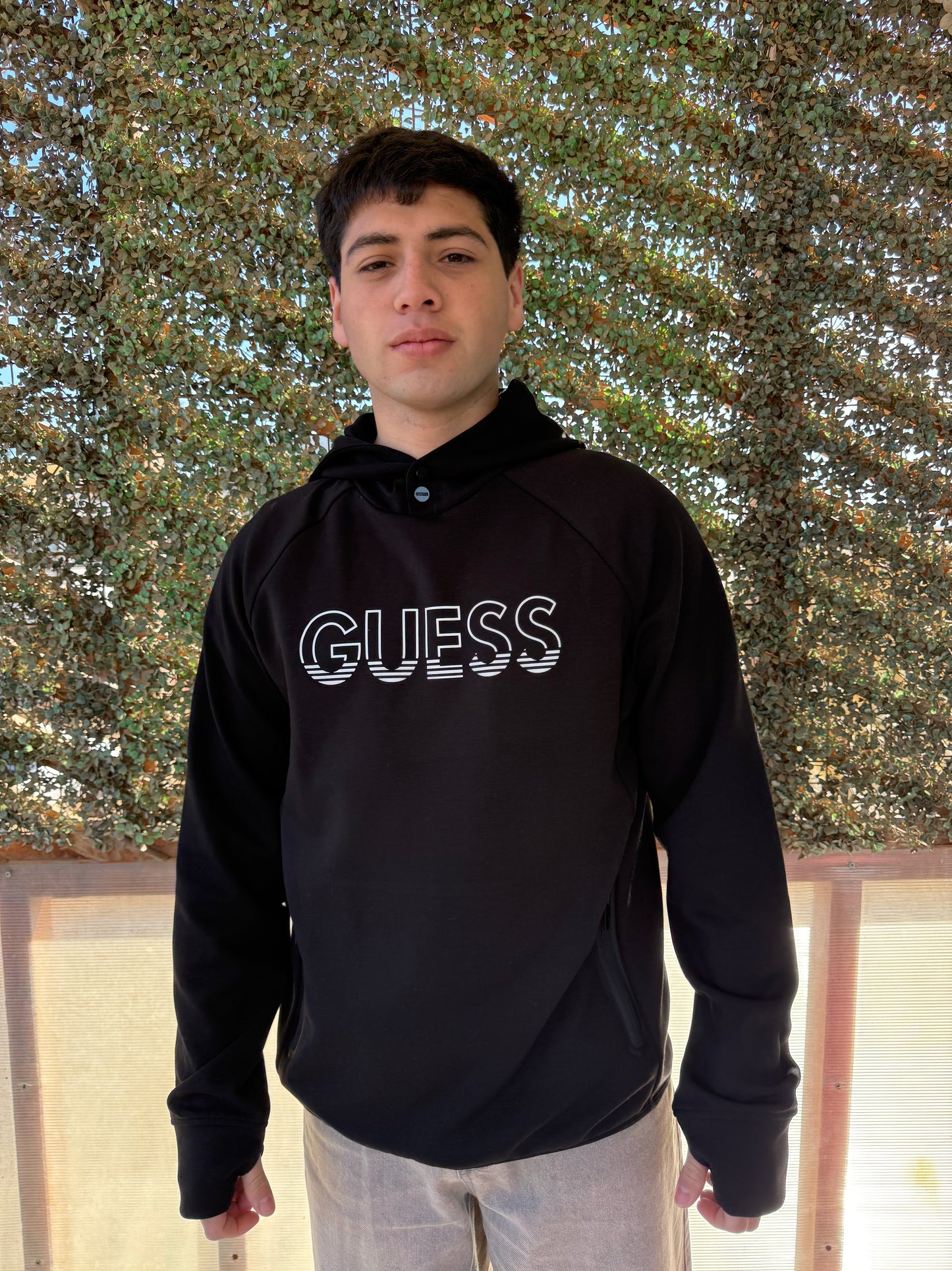 Poleron Guess