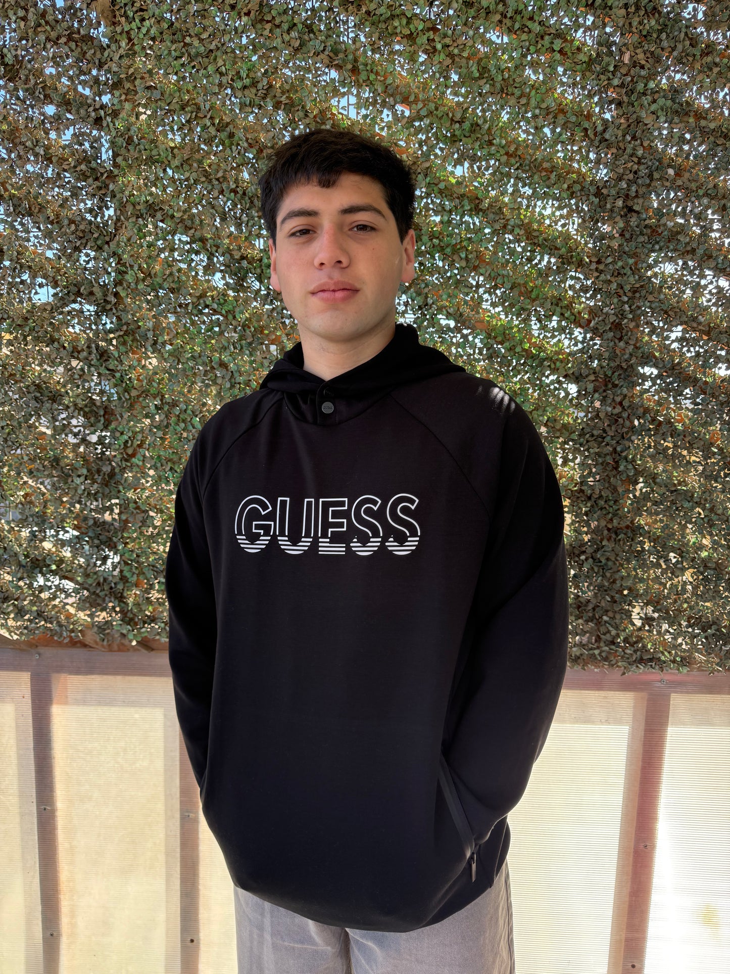 Poleron Guess